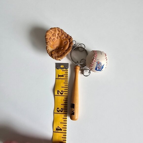 Baseball MLB 1993 Glove and Bat Keychain Set - Picture 13 of 13